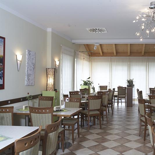Restaurant "Café Kelli" in Barbing