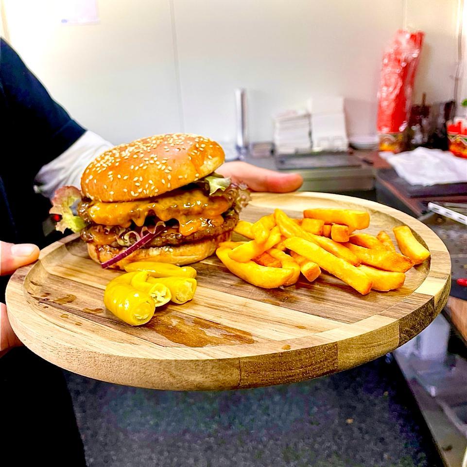 Restaurant "Feuerspiess" in Pilsting