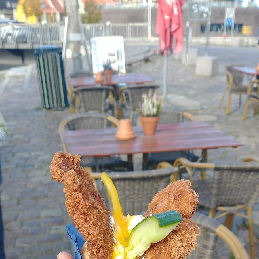 Restaurant "Fischkutter Flipper - Das Original" in Stralsund