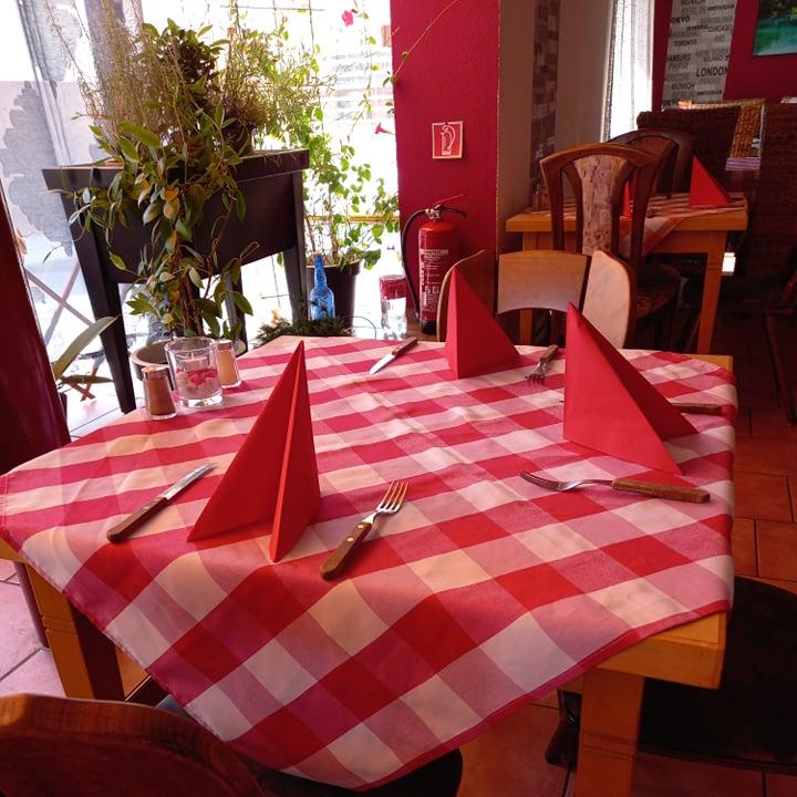 Restaurant "Besser als zu Hause-Ungarische Lebensmittel Laden" in Buchen