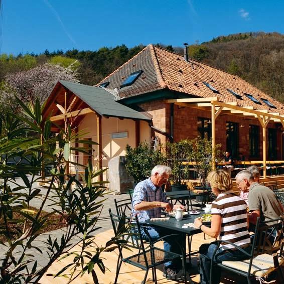 Restaurant "Gasthaus Sesel" in Rhodt unter Rietburg