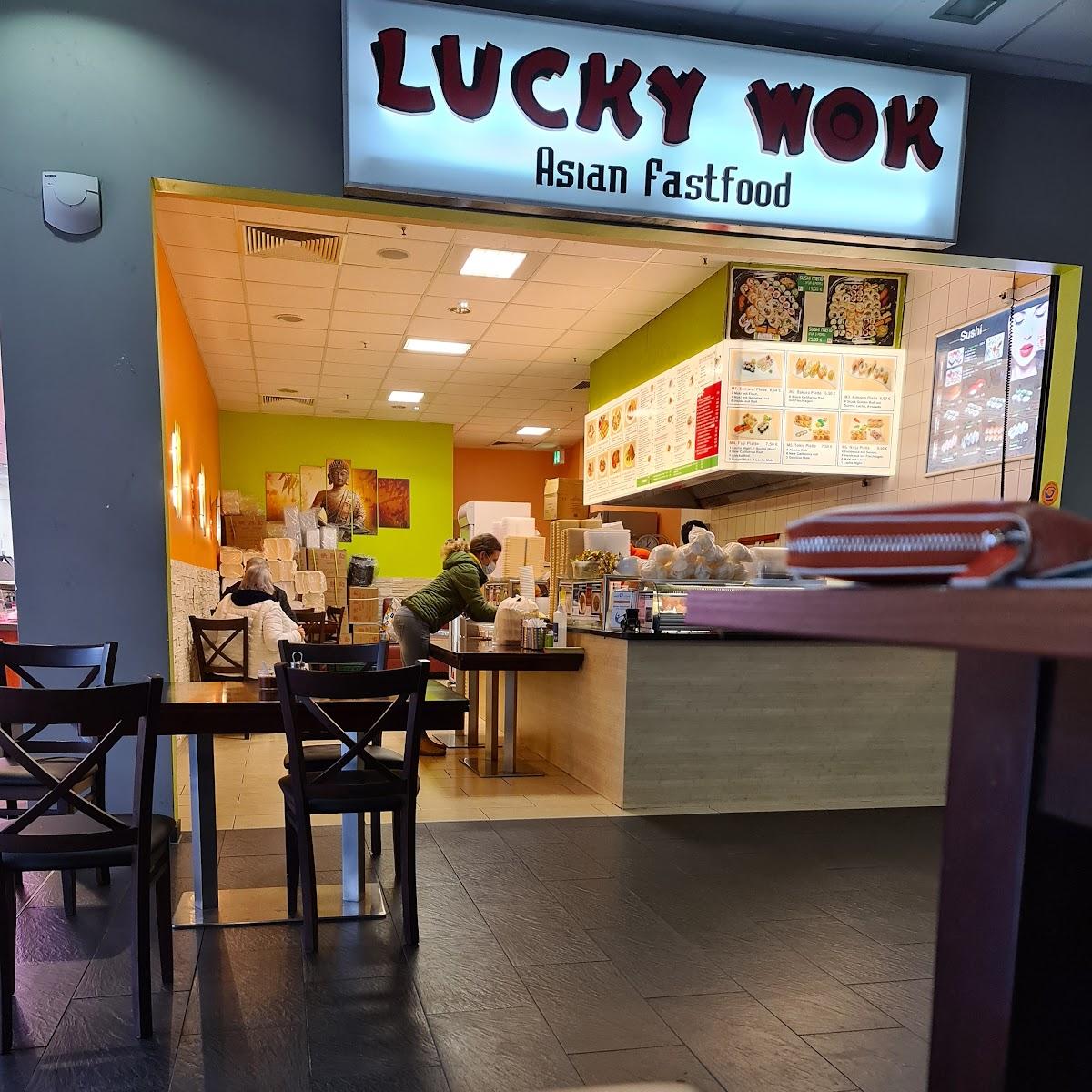Restaurant "Lucky Wok" in Roth