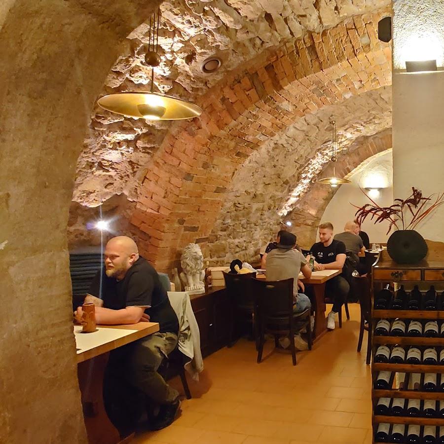 Restaurant "Die Bar im Löwenkeller" in Roth