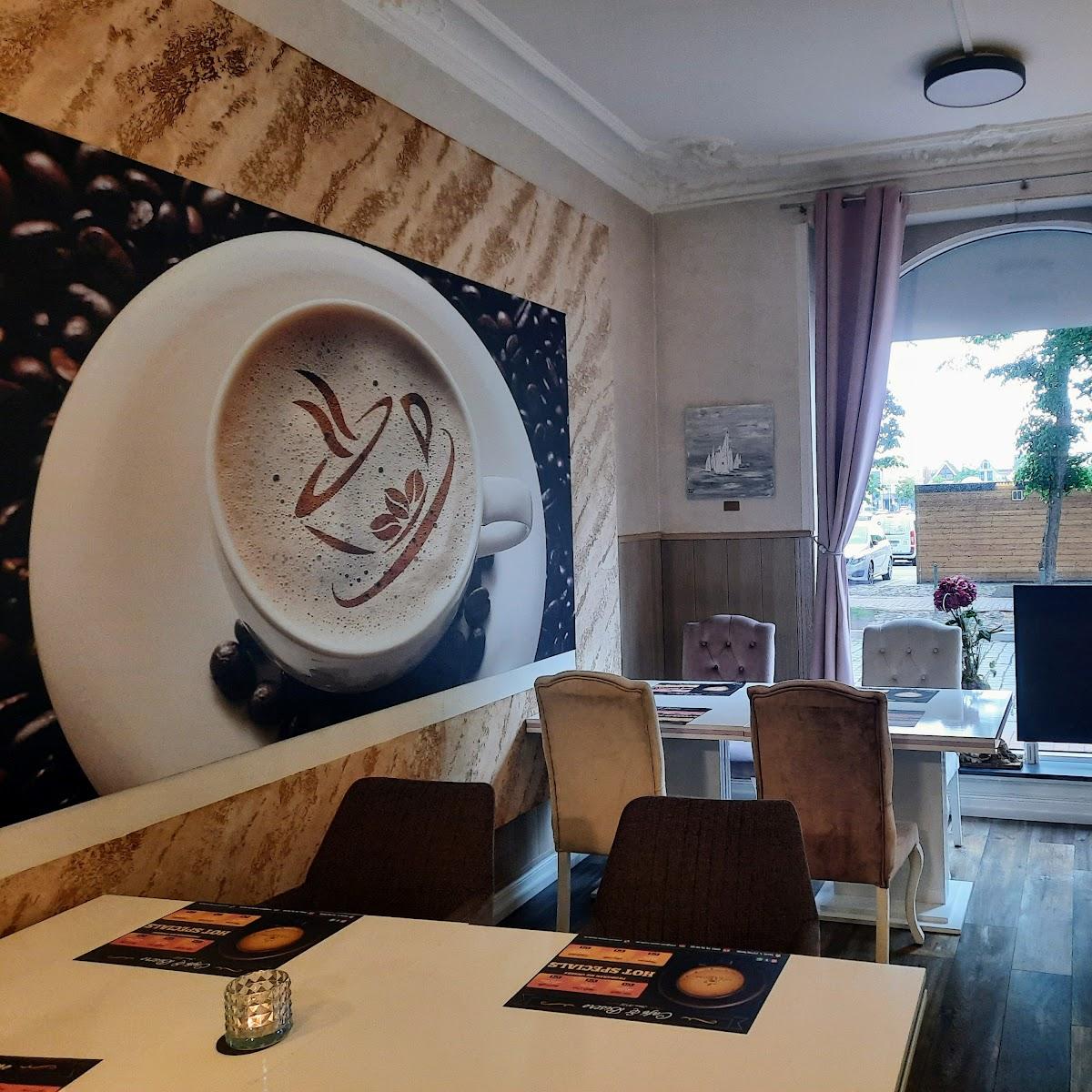 Restaurant "Café & Bistro Am Markt" in Heide