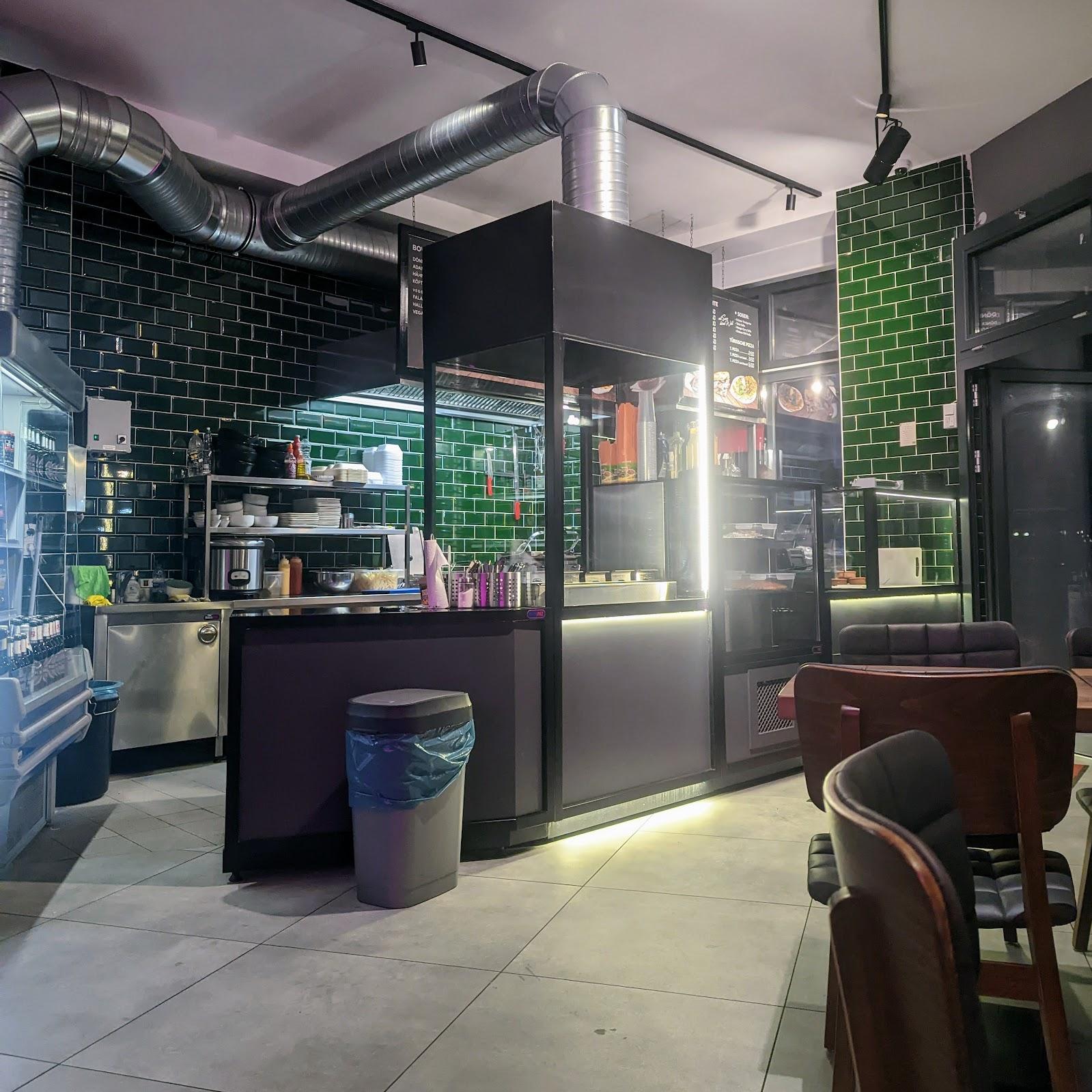 Restaurant "Kebab Club" in Berlin