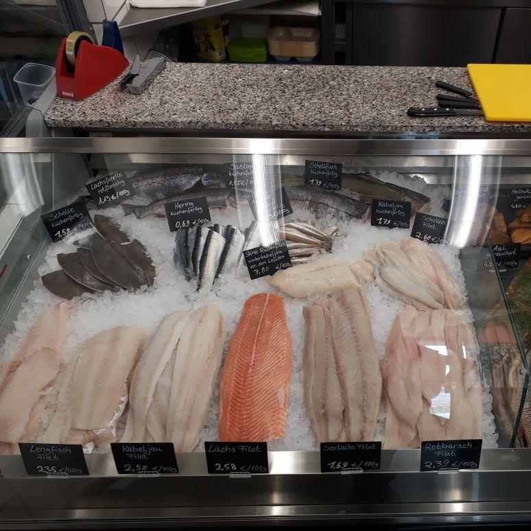 Restaurant "Fischhus Neumann Fischgeschäft & Bistro" in  Wulmstorf