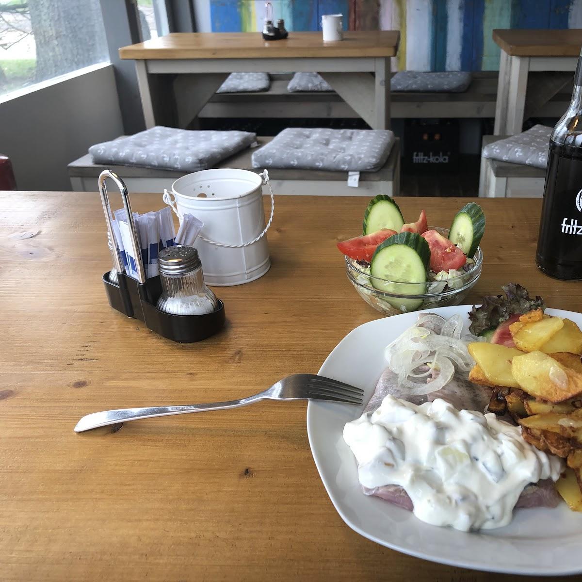 Restaurant "Fischhus Neumann Fischgeschäft & Bistro" in Neu Wulmstorf