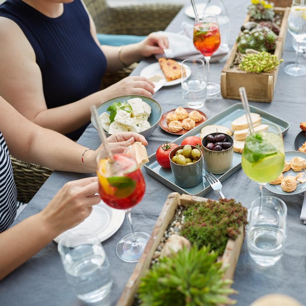 Restaurant "Schloss Kaarz Café & Restaurant" in Weitendorf