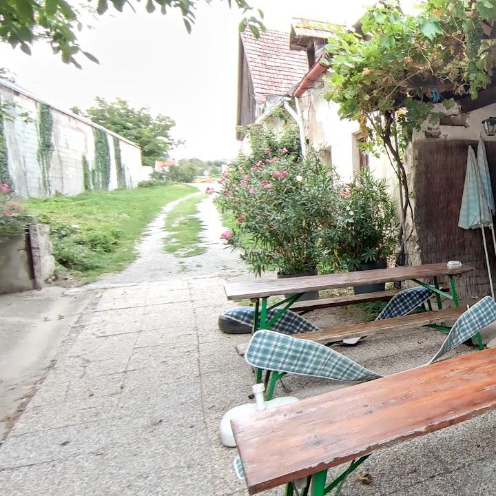 Restaurant "Rauchkuchl Heurigenschenke" in Breitenbrunn