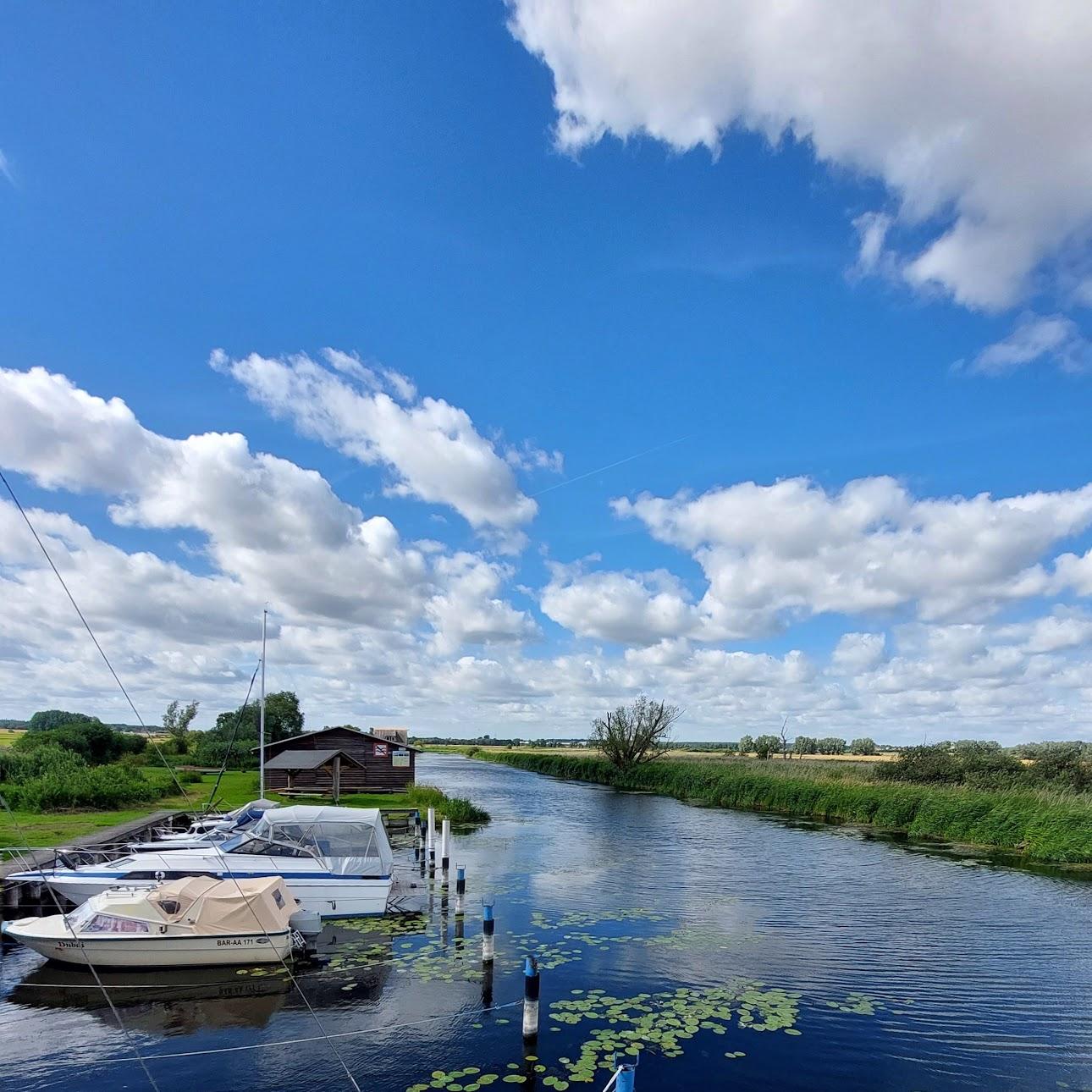 Restaurant "Kanueinsatzstelle mit Schwimmsteg und Überdachung" in Dargun