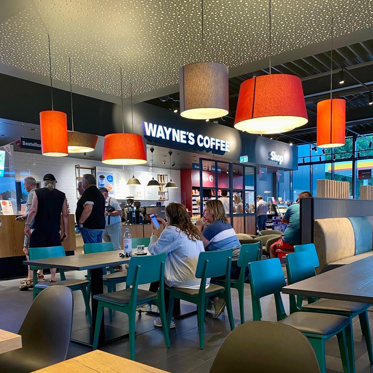 Restaurant "Waynes Coffee" in Hainburg