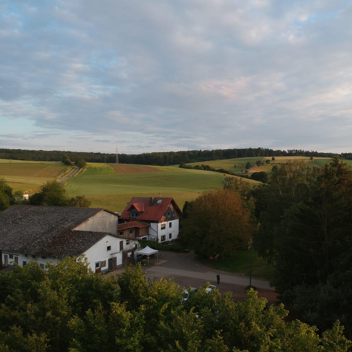 Restaurant "Rathsbacher Hof & Bioladen & Hofcafe" in Weilmünster