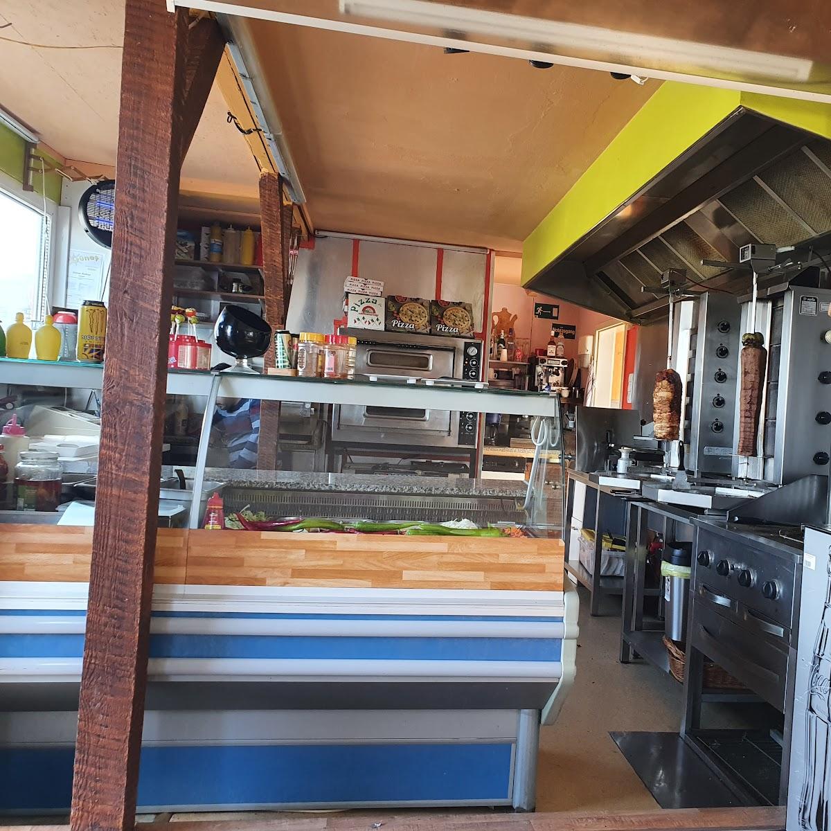 Restaurant "Imbiss B71" in Staßfurt