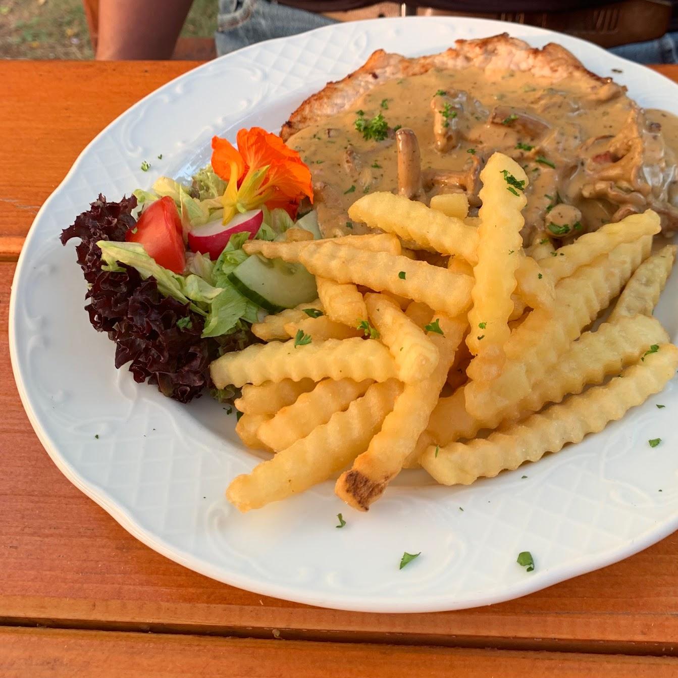 Restaurant "Gasthaus Grüne Aue" in Bernstadt auf dem Eigen