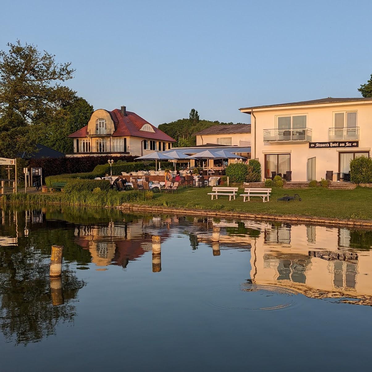 Restaurant "Strauers Hotel am See" in Bosau