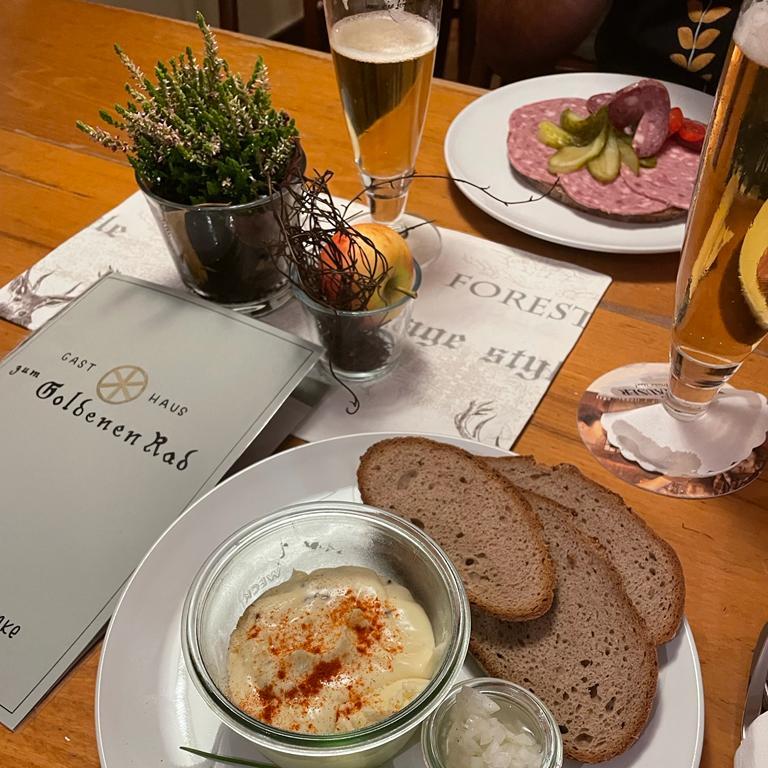 Restaurant "Gasthaus Zum Goldenen Rad" in Mönchberg