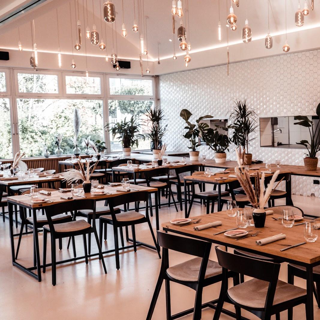 Restaurant "Gut Salzig Beachclub & Restaurant" in Stein