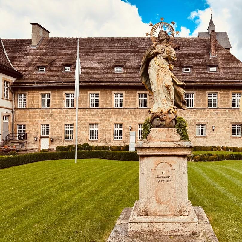 Restaurant "Hotel Schloß Gehrden" in Brakel