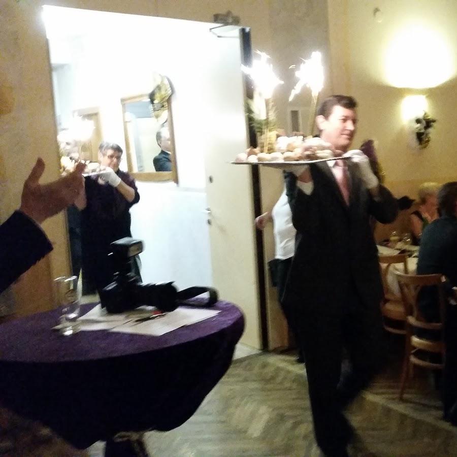 Restaurant "Cafe Restaurant zur Rennbahn" in Amstetten