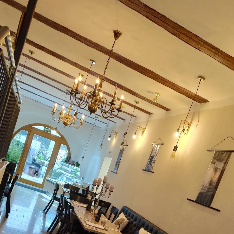 Restaurant "Gastronomie im weissen Rössl umgezogen in die Donaustr. 22-26-aurora. Restaurant" in Kelheim