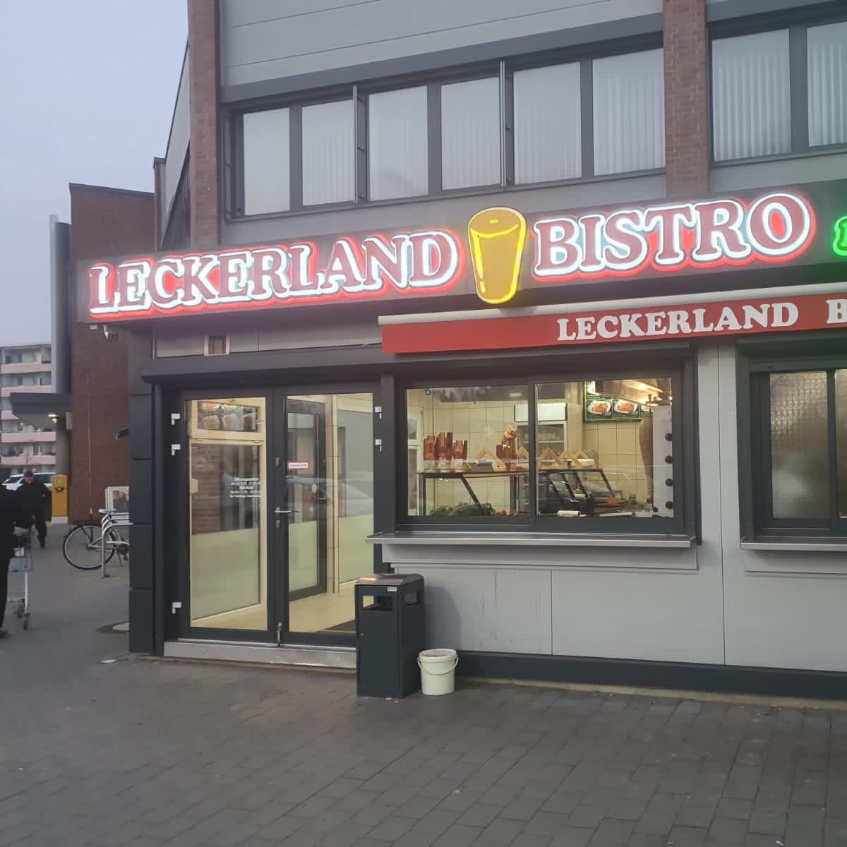 Restaurant "Leckerland Bistro - Döner & Asia Spezialitäten" in Strausberg