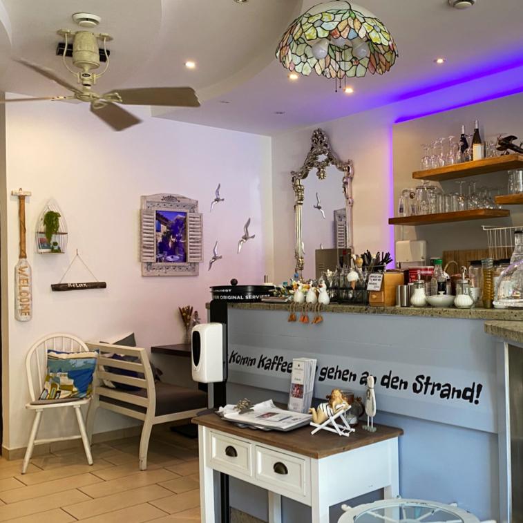 Restaurant "Café Herrlichunentbehrlich" in Garching bei München