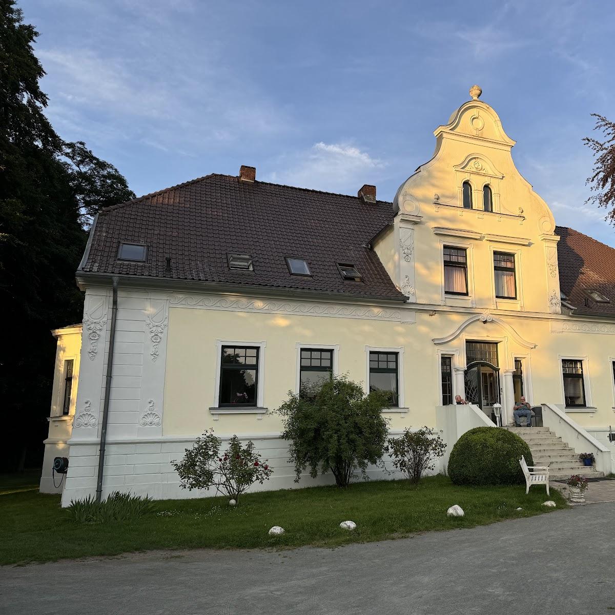 Restaurant "Hotel-Pension Gutshaus" in Sanitz