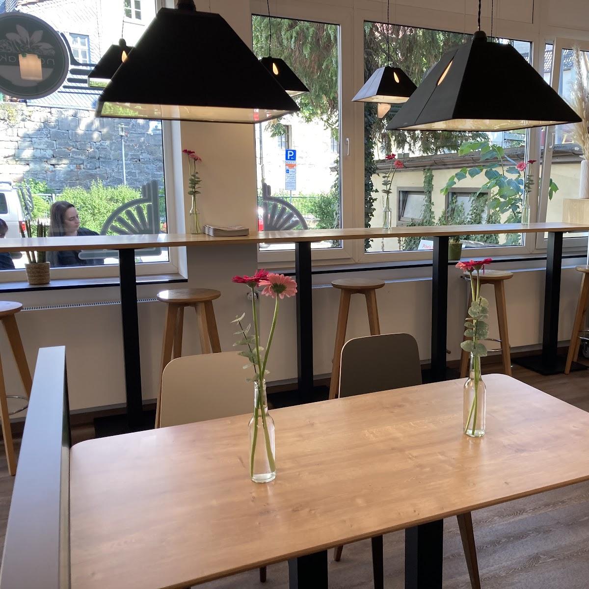 Restaurant "Naupaka Poke" in Coburg