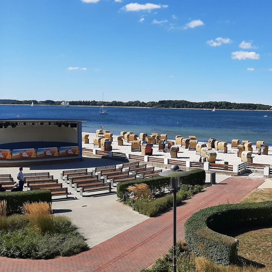 Restaurant "Strandhotel" in Laboe