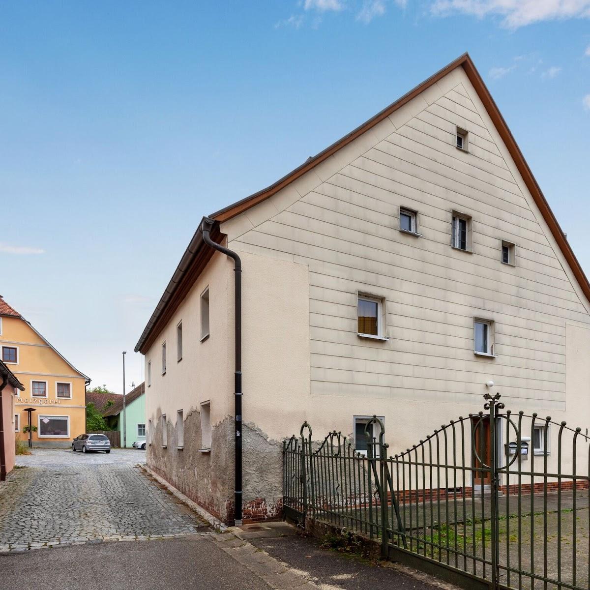 Restaurant "BELVILLA - (DE-91598-05) Ferienwohnung  Haus 2" in Colmberg