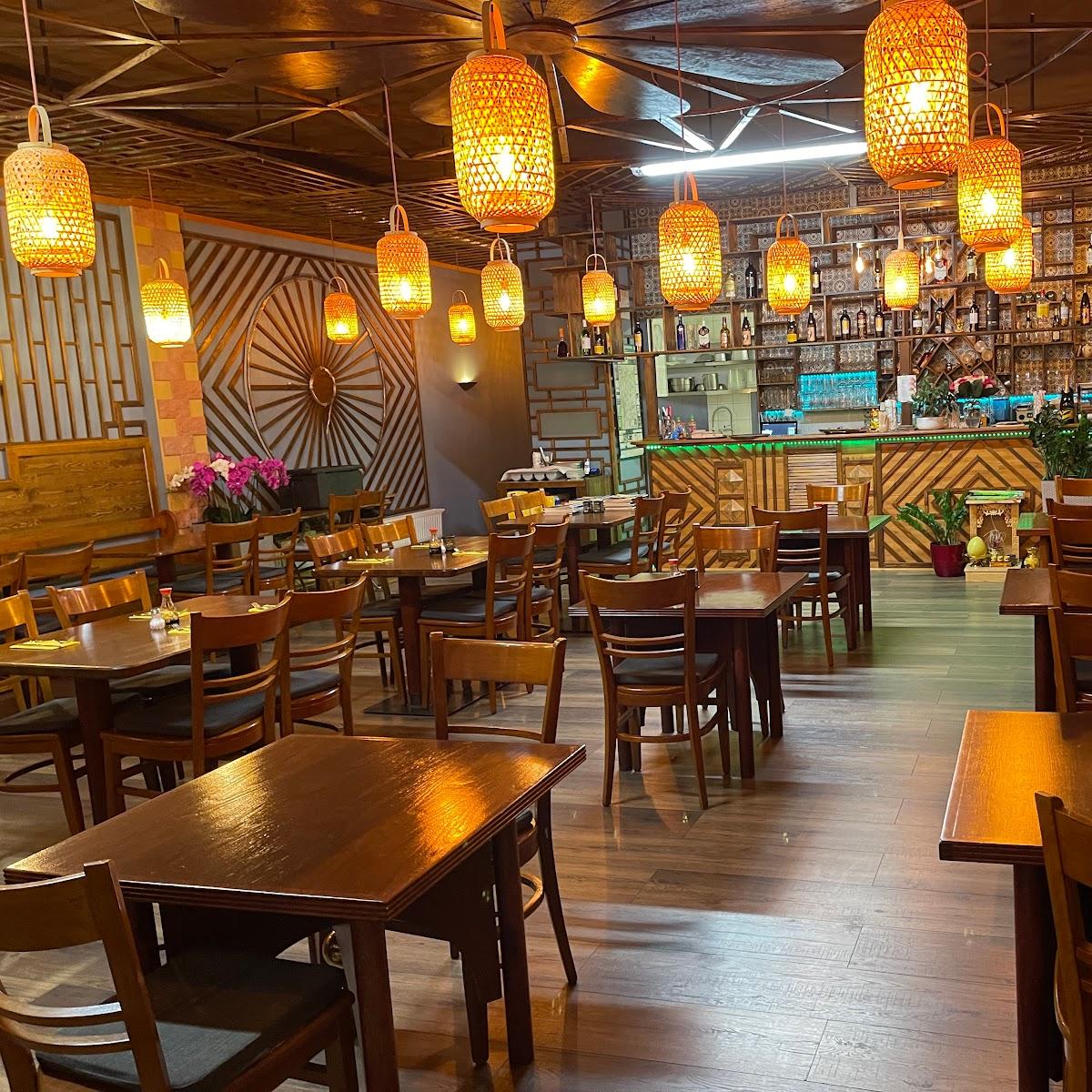 Restaurant "Cân Nùng" in Kissing