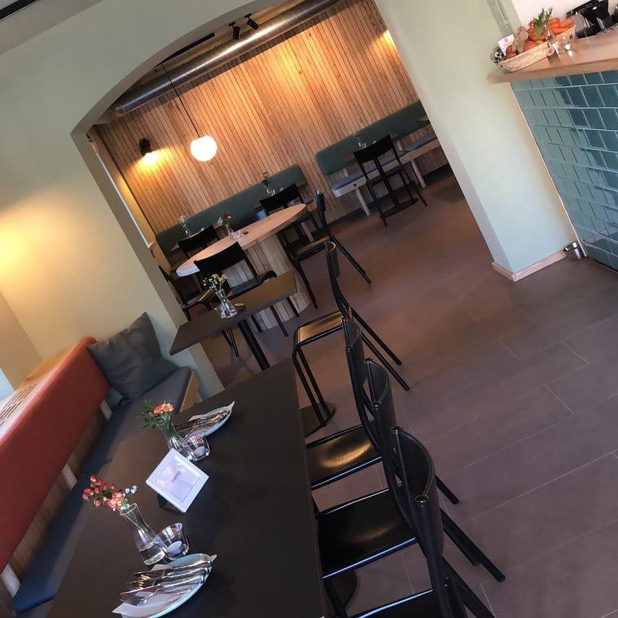 Restaurant "SK Confiserie&Weinbar  Am Platz`l " in Grabenstätt