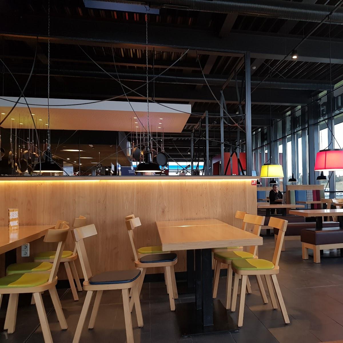 Restaurant "Serways Raststätte  Süd" in Holzkirchen