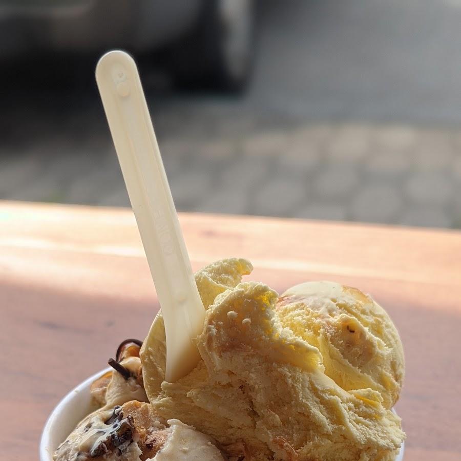 Restaurant "Dotta - Feines Eis" in Raubling