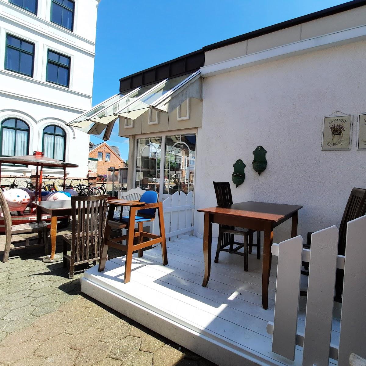 Restaurant "Imbiss Rau" in Borkum