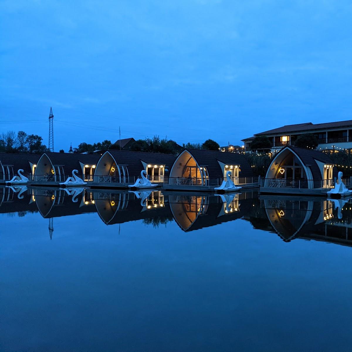 Restaurant "Schwimmendes Seehotel" in Elbe-Parey
