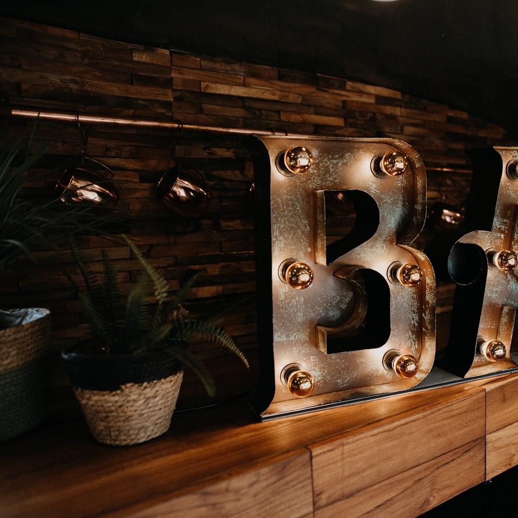 Restaurant "Lillis Caravan Bar" in Offenbach an der Queich