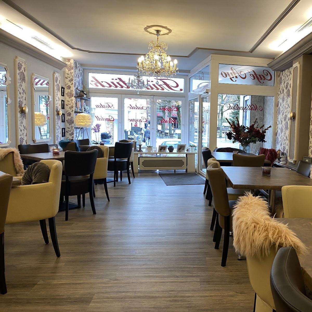 Restaurant "Café Ayo" in Mölln