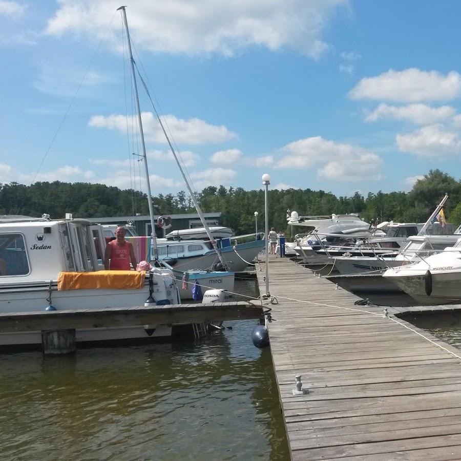 Restaurant "Marina Canow - Biergarten" in Wustrow