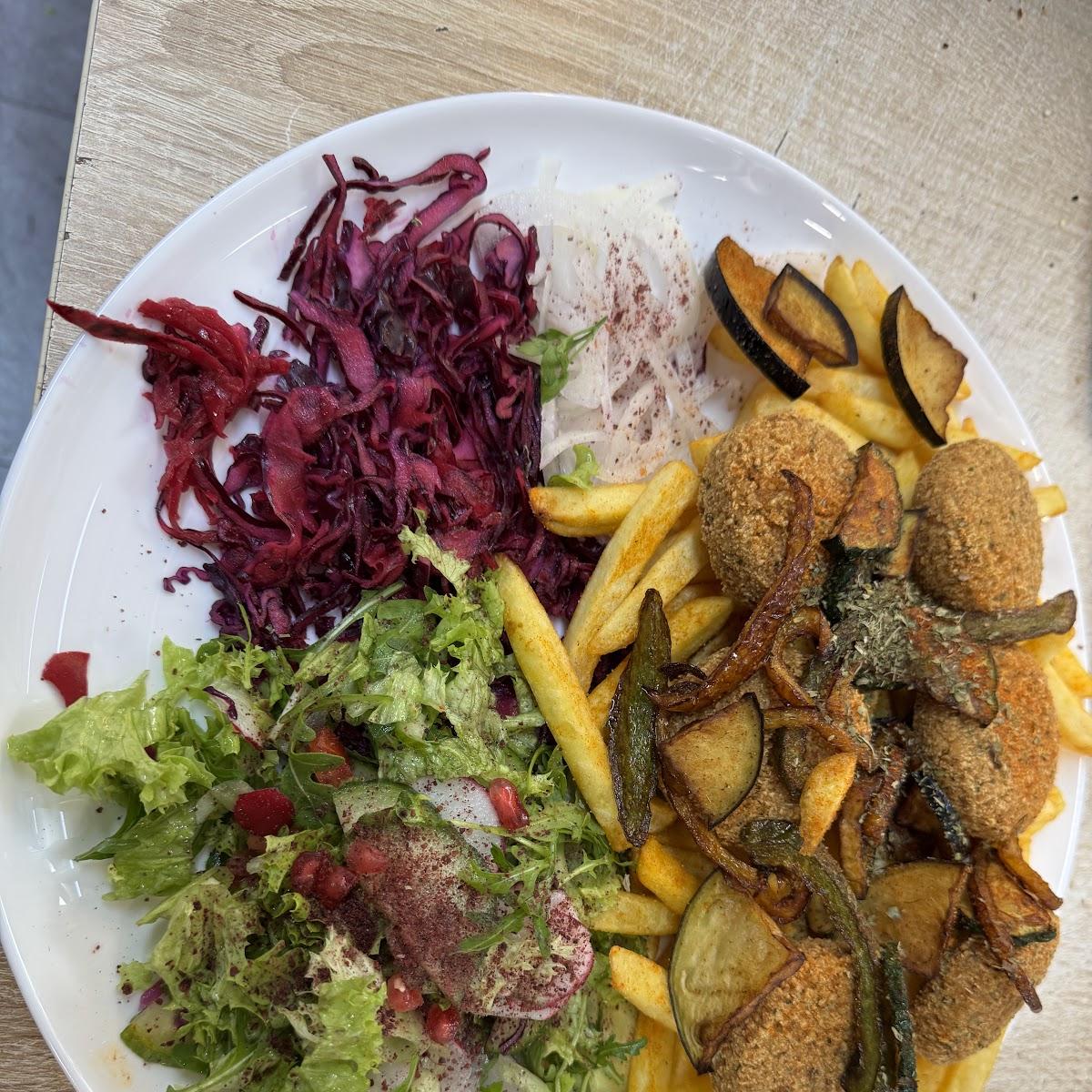 Restaurant "Can Döner" in Heilsbronn