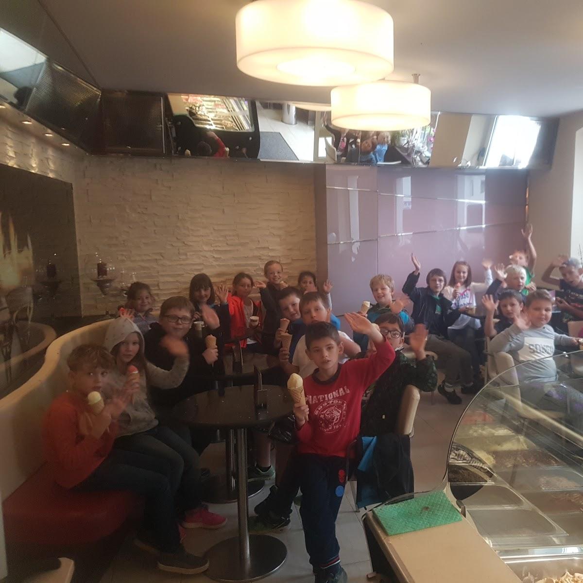 Restaurant "Gino Eiscafé" in Neustadt an der Waldnaab