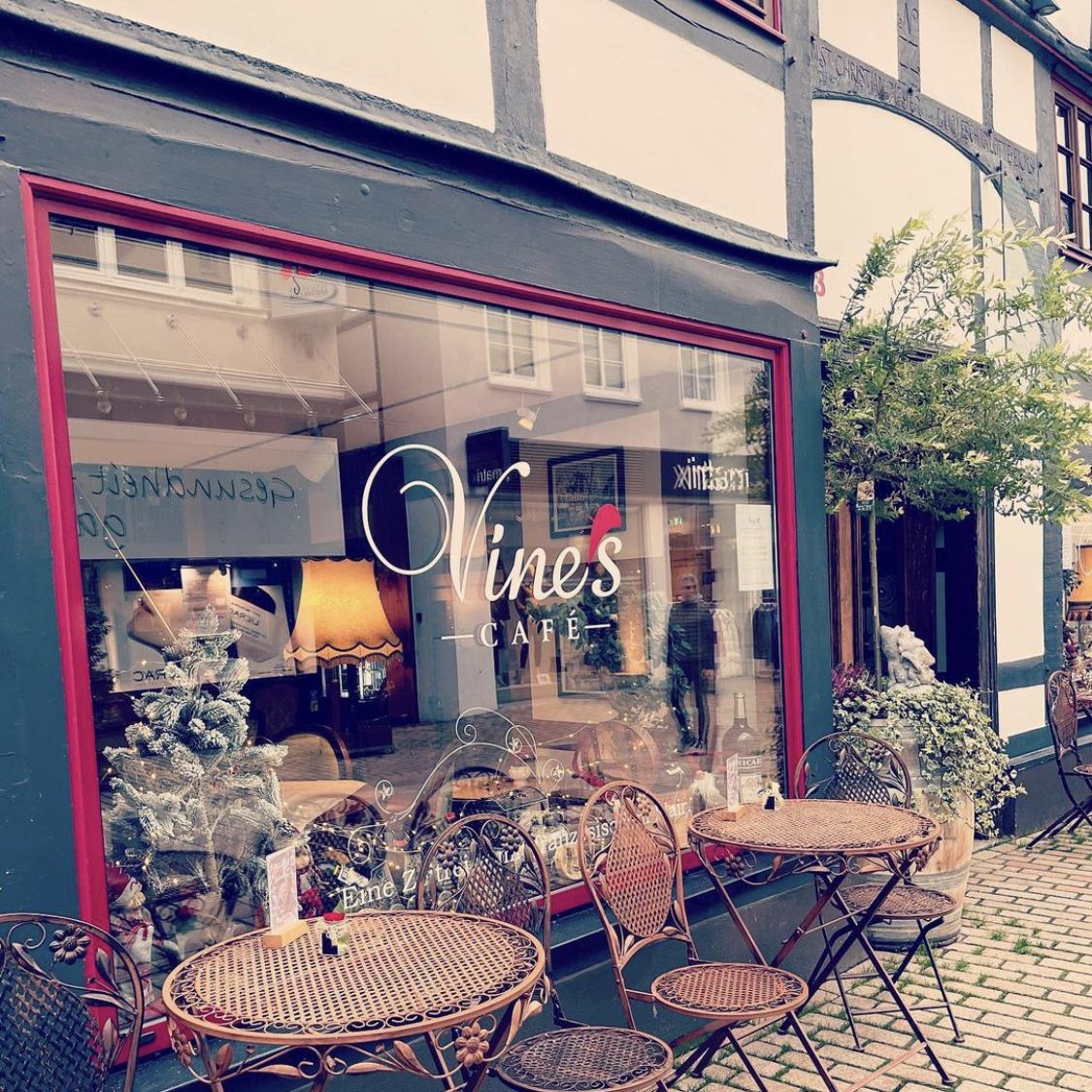 Restaurant "Vines Café • Patisserie | Frühstück | Flammkuchen -" in Lübbecke