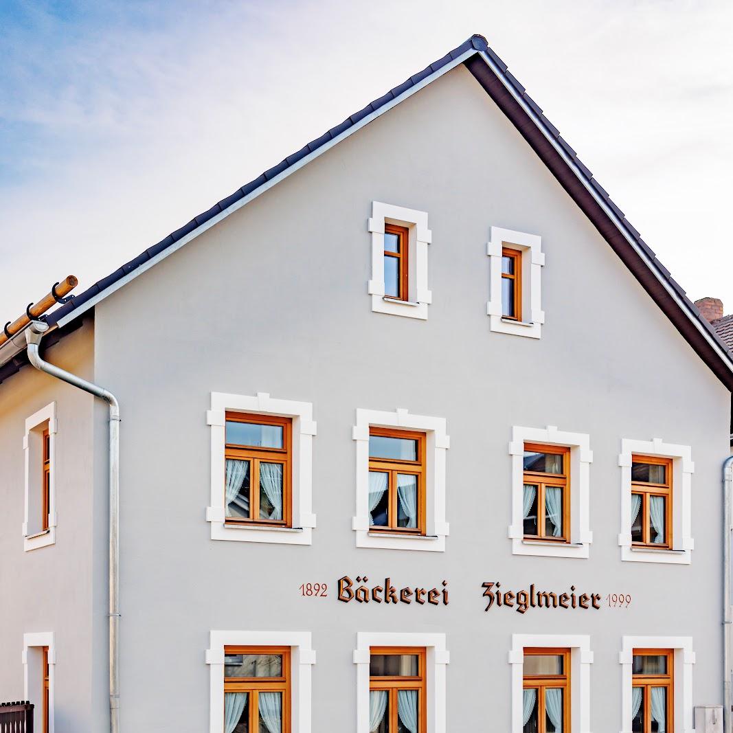 Restaurant "Alte Bäckerei Zieglmeier Wohnen auf Zeit" in Oberdolling