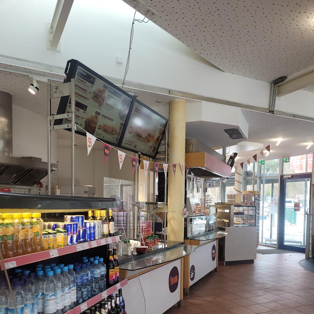 Restaurant "Tank & Rast Raststätte Höhenrain West" in Berg