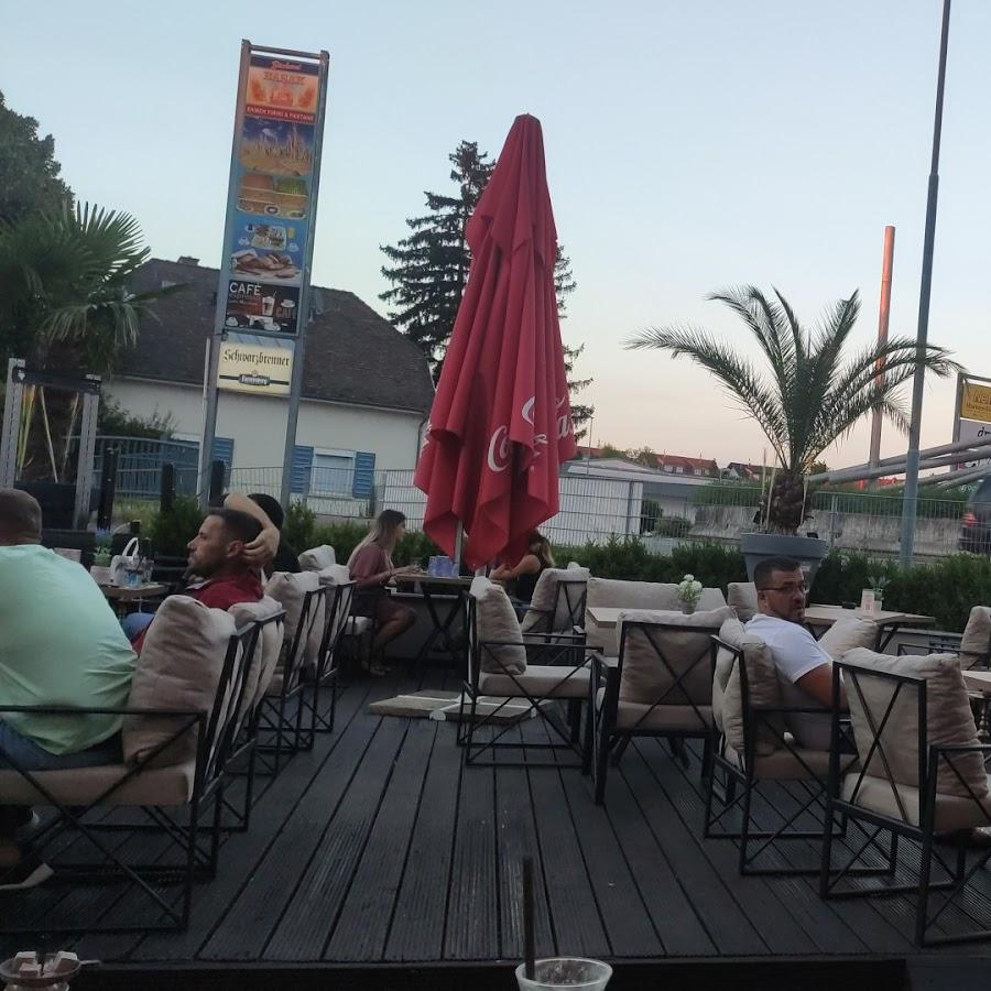 Restaurant "Black & White Café" in Heitersheim