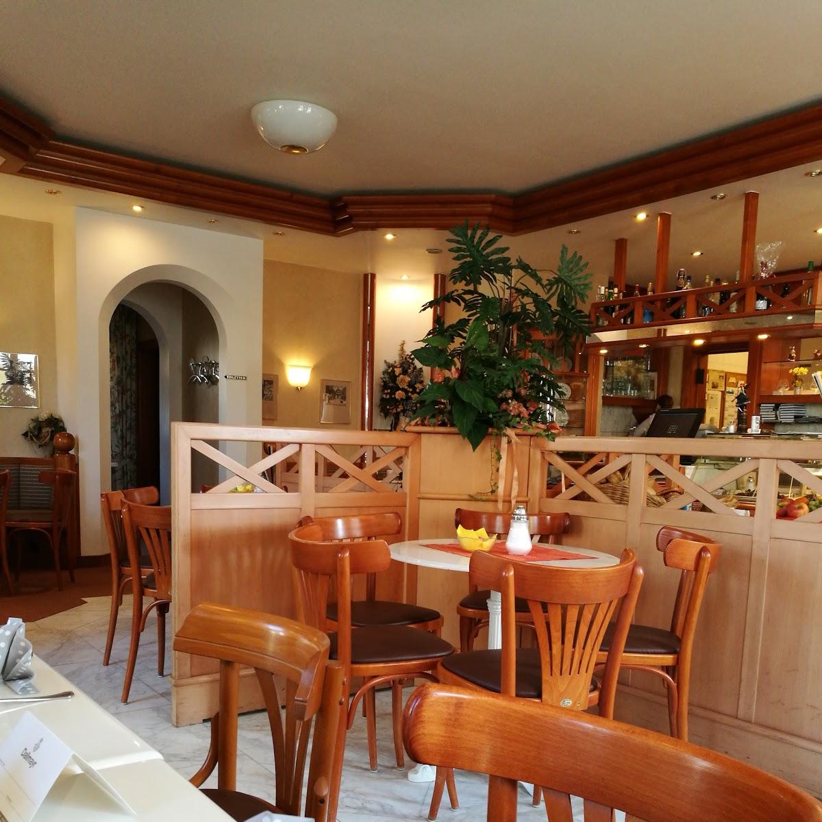 Restaurant "Café Konditorei Hofmark" in Iffeldorf
