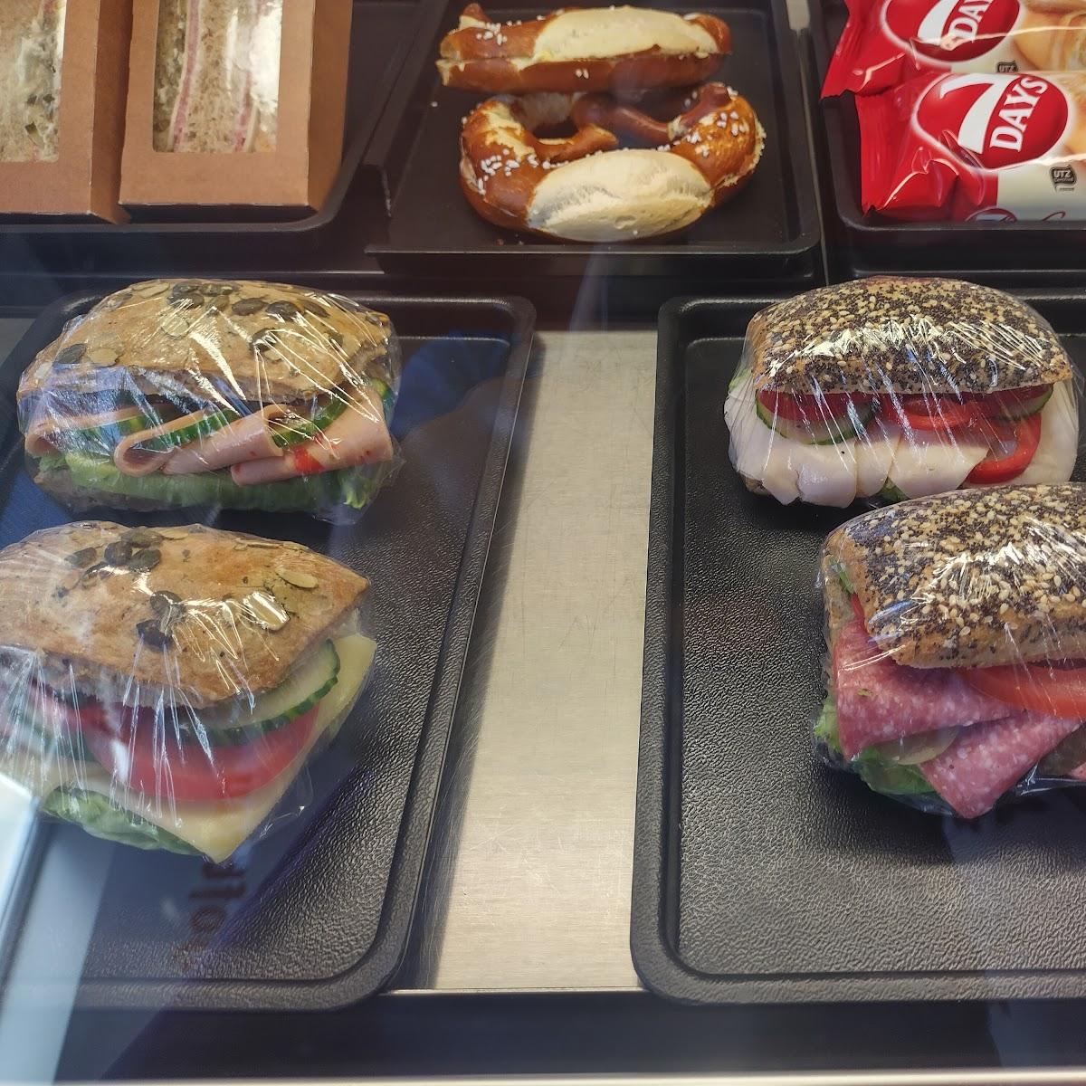 Restaurant "Cafe Shop am Bahnhof" in Bad Friedrichshall