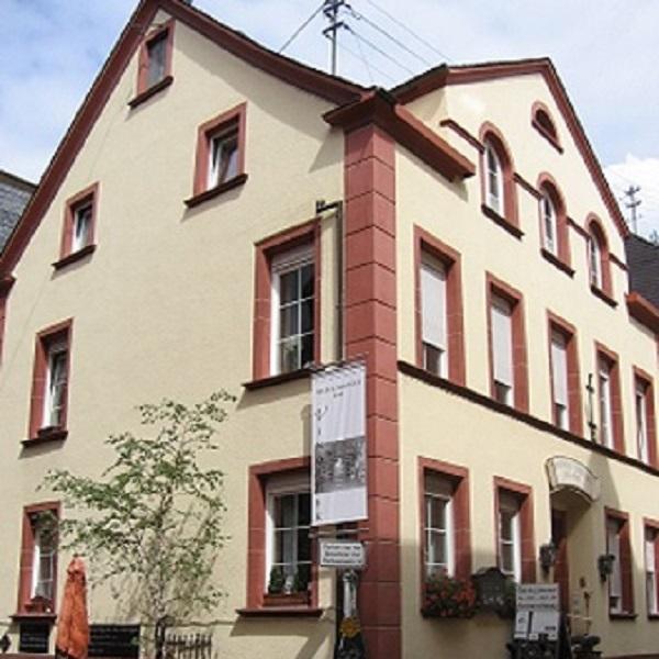 Restaurant "Wein & Sektgut Day" in Zell (Mosel)