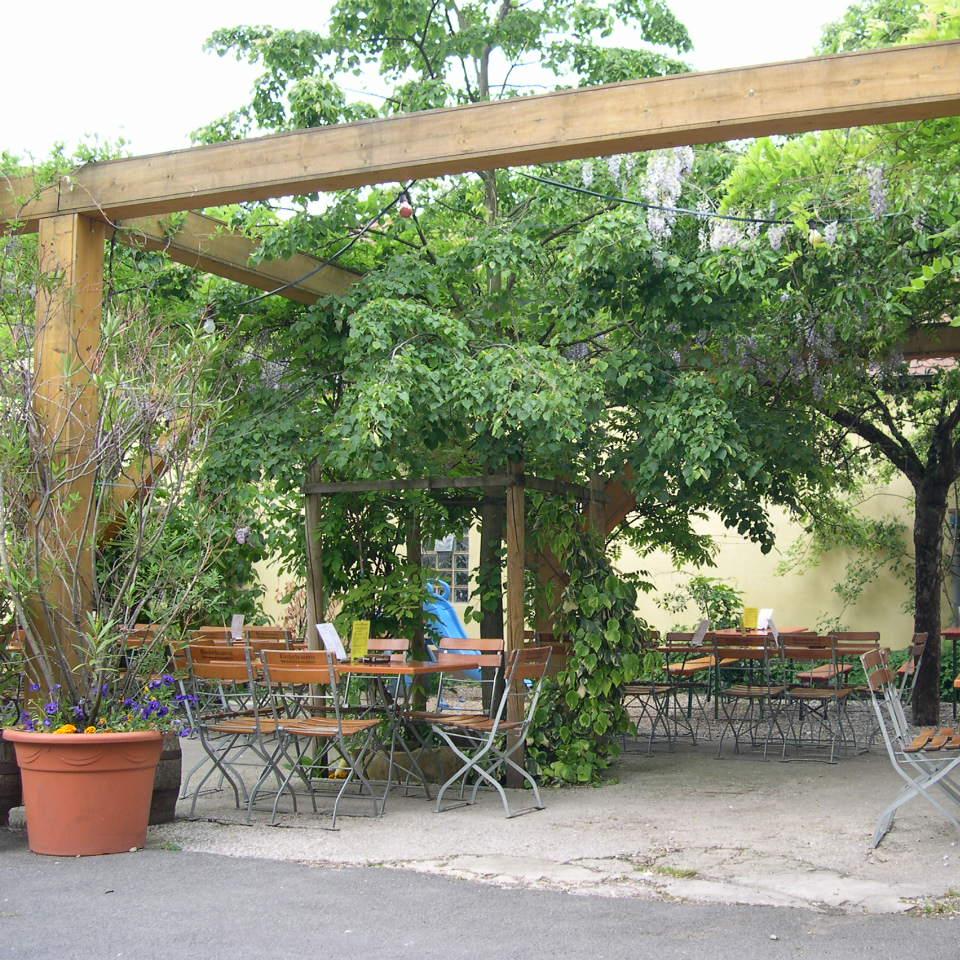 Restaurant "Ferienwohnung    Die neue H22  (ab 2 Nächten) Inh. Carola Winkler" in Weißenohe