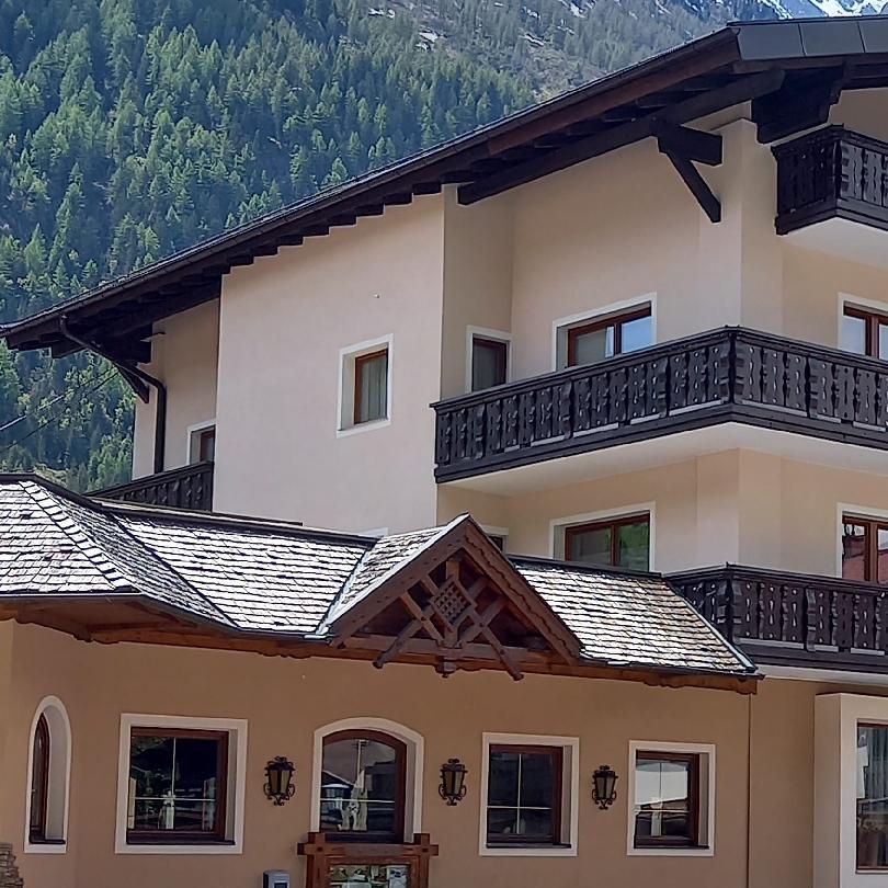 Restaurant "Apart Felsenhof - 3 Sterne Unterkunft-Längenfeld-Ötztal-Tirol" in Huben